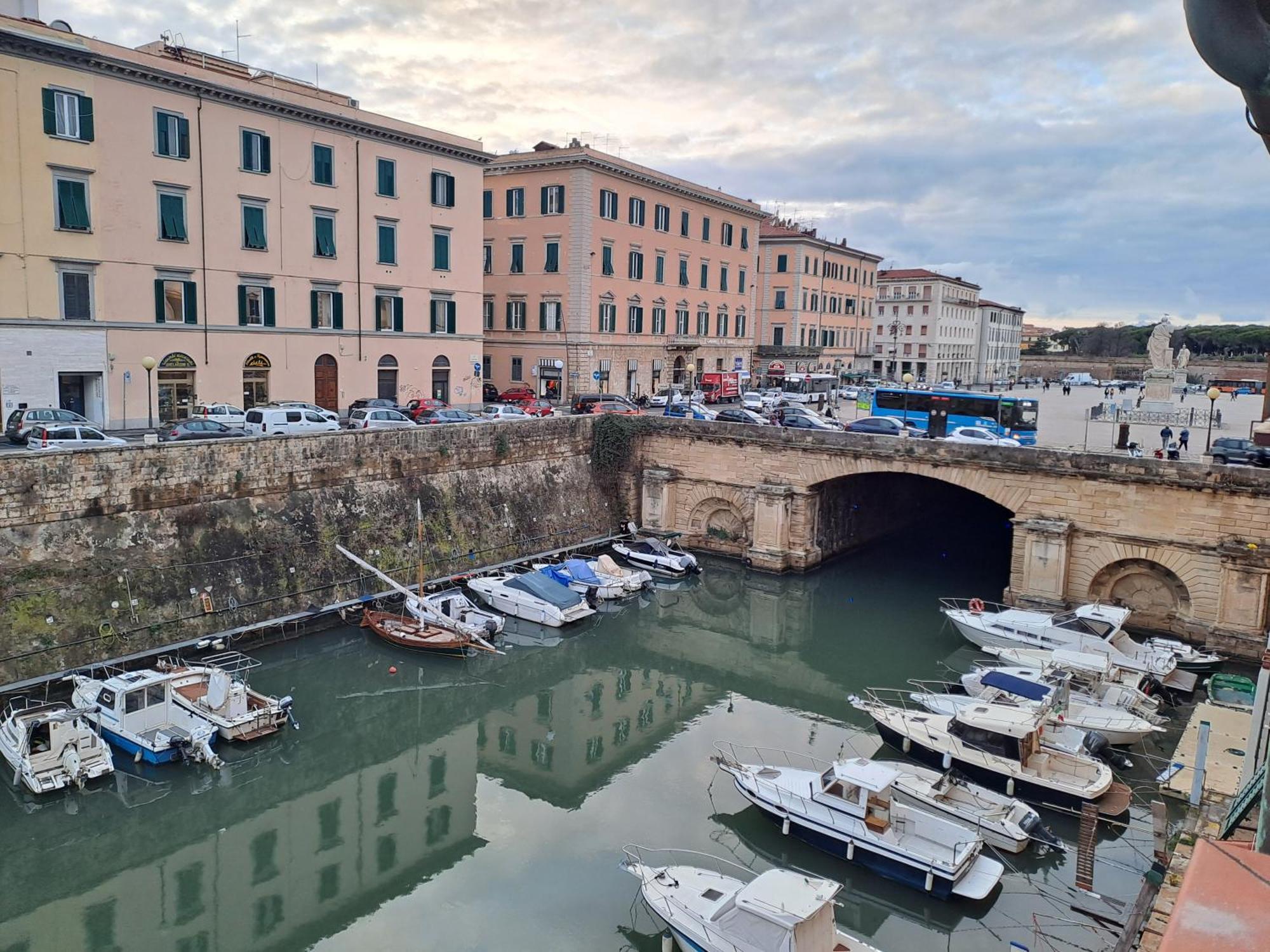 Giappone Inn Flat Livorno Exteriér fotografie