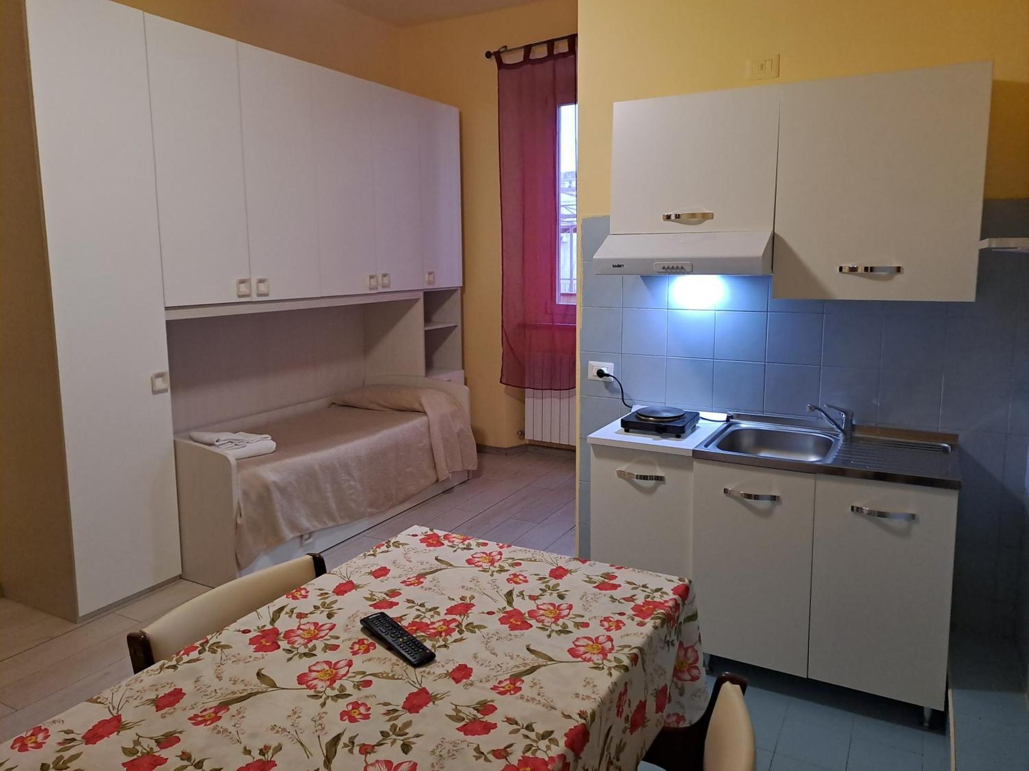 Giappone Inn Flat Livorno Exteriér fotografie