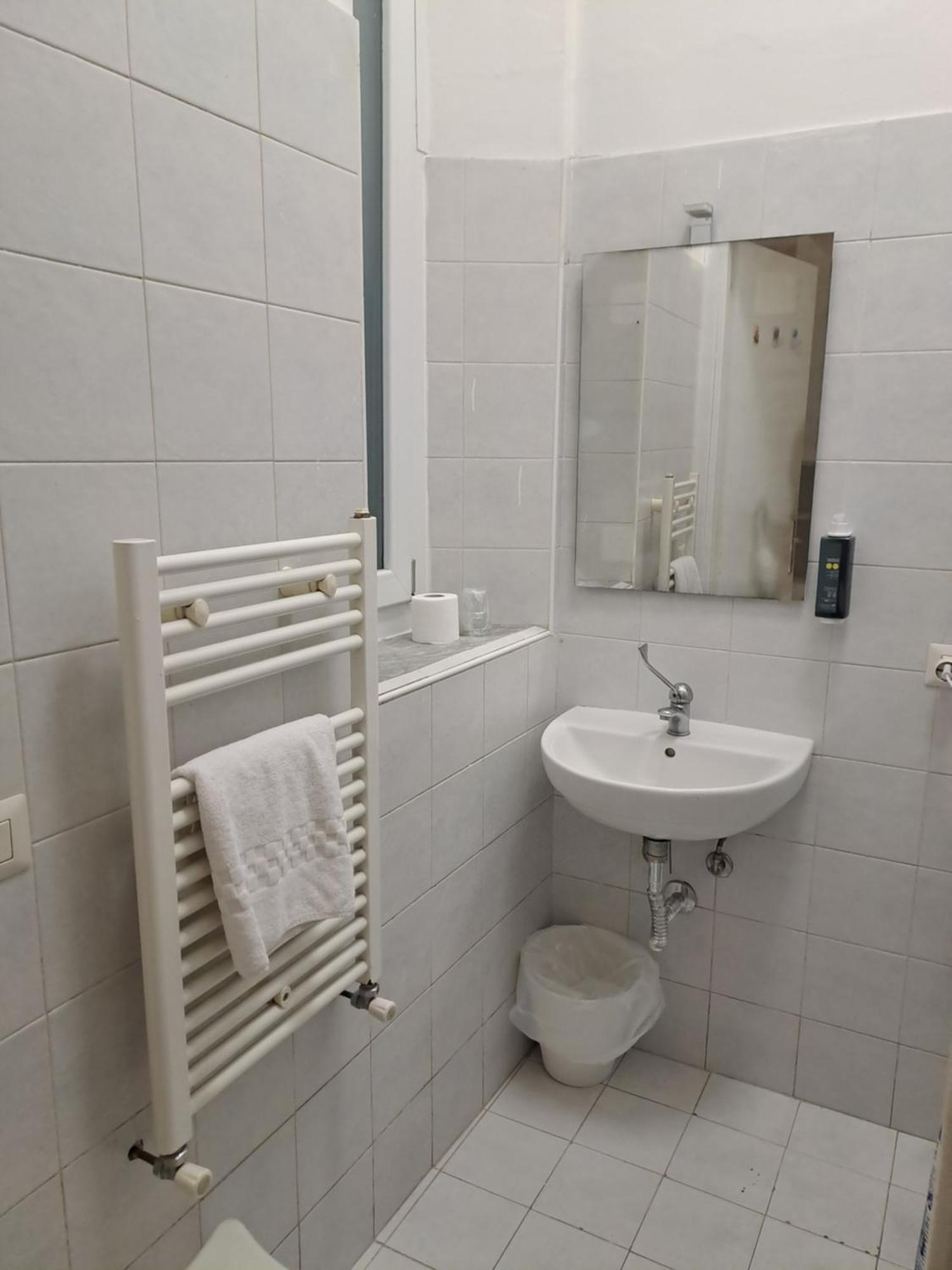 Giappone Inn Flat Livorno Exteriér fotografie